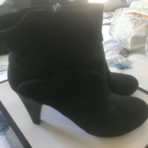 Nine West boe detail suede boots